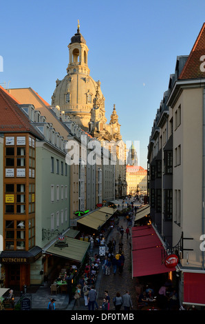 Riunione turistiche Luogo Coin lane sotto la chiesa di Nostra Signora di Dresda coin lane, Touristentreffpunkt Muenzgasse unter der Frauen Foto Stock