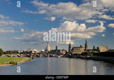 Vista sulla città di Marien's bridge, Dresda Città Vecchia, Stadtansicht von der Marienbruecke, Dresden Altstadt Foto Stock