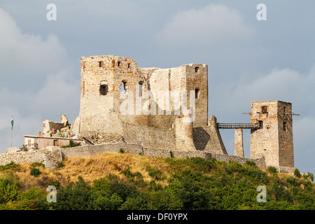 Il vecchio castello di Csesznek, Ungheria Foto Stock