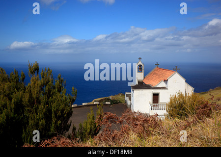 La chiesa di Nossa Senhora da Boa Morte, tra Ponta do Pargo e Achadas da Cruz, l'isola di Madeira, sulla costa ovest Foto Stock