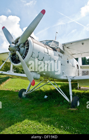 Polacco-costruito Antonov un biplano-2 conservati presso la Aviodrome Parco tematico dell'aviazione, Lelystadt, Paesi Bassi Foto Stock