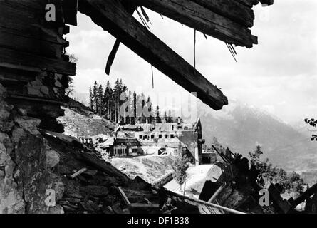 Veduta del distrutto Berghof, la casa di campagna di Adolf Hitler e per un periodo limitato Führer quartier generale, sul Obersalzberg vicino Berchtesgarden, Germania. Data sconosciuta (dopo il 1945). Fotoarchiv für Zeitgeschichte Foto Stock