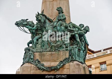 Il duca di Wellington raffigurato sul memoriale per la vittoria degli alleati nella battaglia di Vitoria si trova nella piazza principale, Vitoria, Spagna. Foto Stock