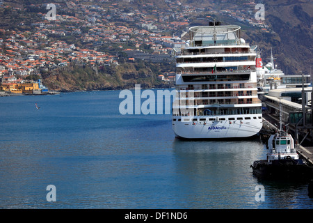 Madeira, Funchal, nave da crociera Aida Bella in porto Foto Stock