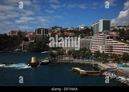 Madeira, Funchal, alberghi, alberghi vicino al mare Foto Stock