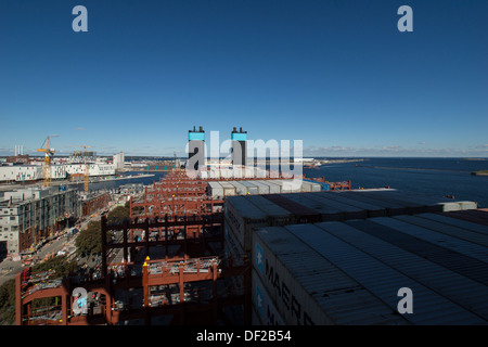 Linee di Maersk nuovo triplo e maestosa nave Maersk al molo in Copenhagen Settembre 2013 prima di entrare in servizio Foto Stock