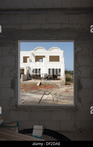Ville incompiuto causato dalla recessione spagnola - Costa Teguise - Lanzarote - Isole Canarie Foto Stock
