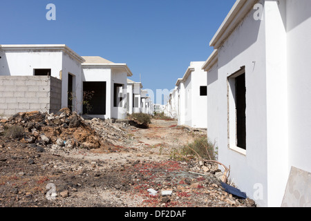 Ville incompiuto causato dalla recessione spagnola - Costa Teguise - Lanzarote - Isole Canarie Foto Stock