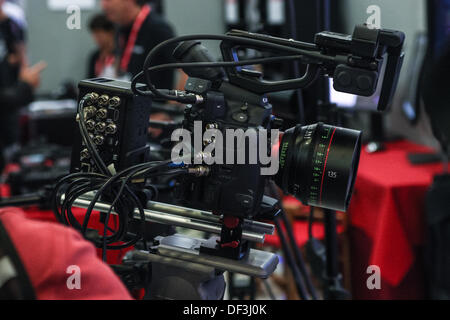 Bologna, Italia. 27 Settembre, 2013. IBTS Italian Broadcasting & Technology Show, Canon e Nikon Cinema News a Bologna il Sep 27, 2013. Credito: Valerio Agolino/Alamy Live News Foto Stock