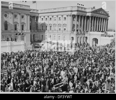 Vista la distanza della folla alla cerimonia di inaugurazione del Presidente Truman. 199984 Foto Stock