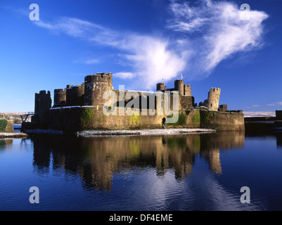 Castello di Caerphilly in inverno con neve Caerphilly South Wales UK Foto Stock