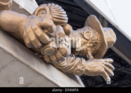 Il pubblico da Michael Snow. Ventola di baseball gargoyles presso il Rogers Centre (ex Skydome) a Toronto, Ontario. Foto Stock