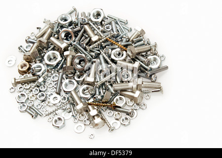 Pila di dadi e bulloni Foto Stock