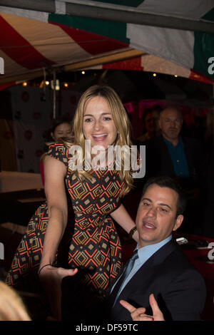 LA, CA, Stati Uniti d'America. 26 Sep, 2013. LA, CA, Stati Uniti d'America . 26 Sep, 2013. Talk show host Jimmy Kimmel con sua moglie Molly McNearnyThe Prima Notte Gala per la festa di San Gennaro Festival italiano a Los Angeles, CA, STATI UNITI D'AMERICA del 2 settembre 2013 © Kayte Deioma/Alamy Live News © Kayte Deioma/Alamy Live News Foto Stock