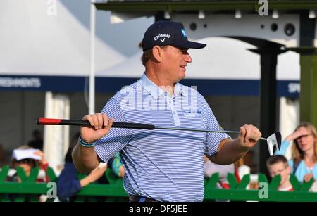 St Andrews, Kingsbarns, Scotland, Regno Unito . Il 28 settembre, 2013. Ernie Els si estende davanti al suo terzo round della Alfred Dunhill Links campionato a Old Course St Andrews Credit: Azione Plus immagini di sport/Alamy Live News Foto Stock