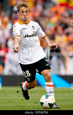 Valencia, Spagna. Il 28 settembre, 2013. Centrocampista Fede Cartabia di Valencia CF in azione durante la Liga gioco tra Valencia e Rayo Vallecano a Mestalla stadio, Valencia Credito: Azione Sport Plus/Alamy Live News Foto Stock