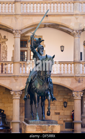 Statua equestre di Eberhard barbuto, Innenhof, Altes Schloss, antico castello, Stoccarda, Baden-Wuerttemberg, Germania Foto Stock