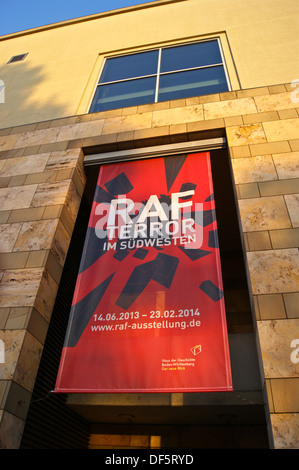 Red Army Faction mostra banner, Haus der Geschichte, storia moderna Museum di Stoccarda, Baden-Wuerttemberg, Germania Foto Stock