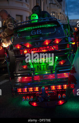 Luci decorative a LED per motociclette su motociclette Honda uniche o personalizzate a Southport, Merseyside, Regno Unito. Settembre 2013. La processione Lit Motorbike 3D Illusion è iniziata presso il Royal Clifton Hotel sull'Esplanade con trikes adornati e moto personalizzate e trikes con luci. Foto Stock