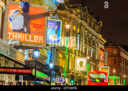 Lyric Theatre Shaftesbury Avenue London Inghilterra nella luce della sera Foto Stock