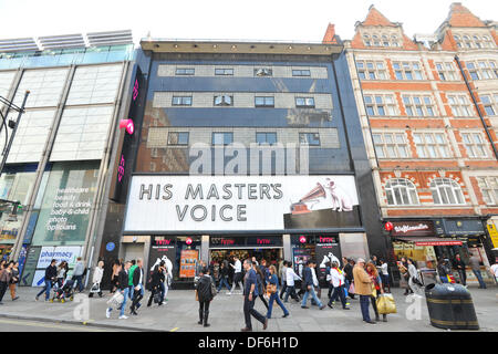 Oxford Street, Londra, Regno Unito. Il 29 settembre 2013. L'originale HMV record shop su Oxford riaperto ieri dopo 13 anni. Credito: Matteo Chattle/Alamy Live News Foto Stock