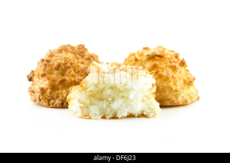 Di dolci al cocco isolati su sfondo bianco Foto Stock