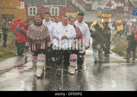 La Groenlandia, la città capitale di Nuuk (danese - Godthab). Il Parlamento groenlandese sul giorno di apertura di una nuova sessione. Foto Stock