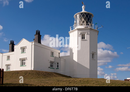 Lizard Point, Cornwall, Regno Unito mostra negozi di articoli da regalo, il faro, stazione di salvataggio etc. Foto Stock