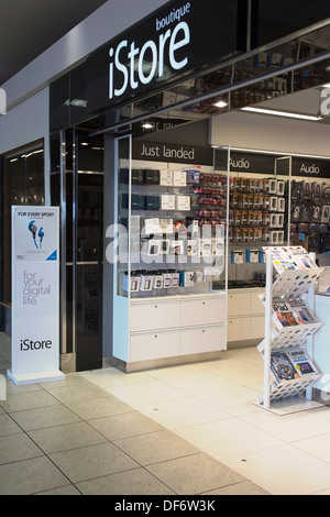 Boutique istore in aeroporto Foto Stock