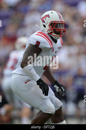 Fort Worth, TX, Stati Uniti d'America. Il 28 settembre, 2013. 28 settembre 2013: Southern Methodist Mustangs linebacker Kevin Papa (3) in azione durante la padella di ferro gioco tra il Southern Methodist University Mustangs e la Texas Christian University cornuto rane a Amon G Carter Stadium di Fort Worth, Texas. TCU vince contro SMU, 48-17. © csm/Alamy Live News Foto Stock
