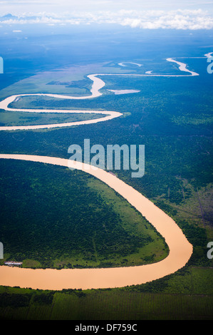 Serpeggianti sistema fluviale, Borneo Foto Stock