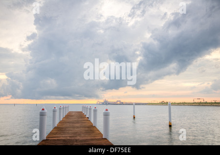 Tramonto sulla Chesapeake Bay Bridge da Kent Island Foto Stock