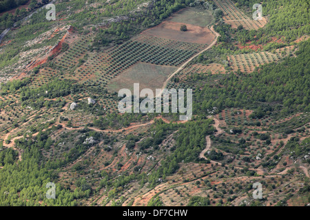 La vista dall'alto montagne Sainte Victoire nelle Bouches du Rhone. Francia Foto Stock