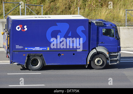 G4S per impieghi pesanti ad alta sicurezza carrello su autostrada dotato di Smart acqua anti rapina system Foto Stock