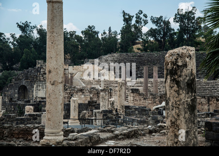 Bet Shean, Israele il cardo e il teatro in background Foto Stock