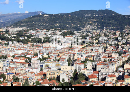 Vista dall'alto sopra la città di Nizza, distretto del nord, Costa Azzurra, Francia Foto Stock