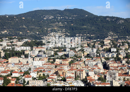 Vista dall'alto sopra la città di Nizza, distretto del nord, Costa Azzurra, Francia Foto Stock