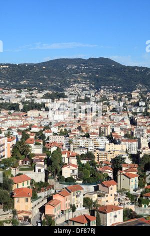 Vista dall'alto sopra la città di Nizza, distretto del nord, Costa Azzurra, Francia Foto Stock