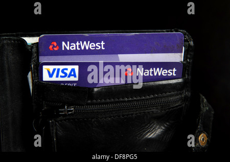 National Westminster NatWest le carte di credito e di debito Visa card in un portafoglio Foto Stock