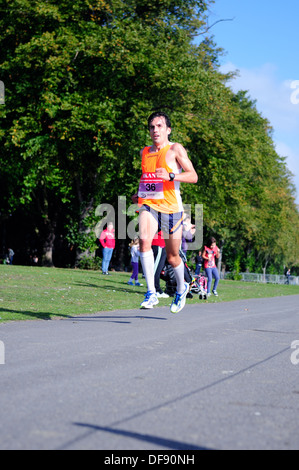 Il Nottingham Robin Hood Marathon 2013. Foto Stock