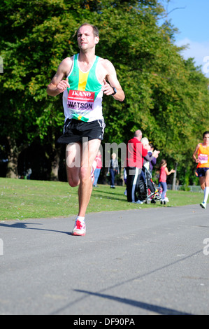 Il Nottingham Robin Hood Marathon 2013. Foto Stock