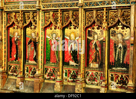 Occhio, Suffolk, medievale del XV secolo rood screen, sud pannello pannelli dipinti di pittura saint santi England Regno Unito Foto Stock