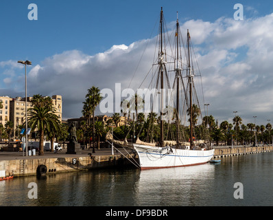 BARCELLONA, SPAGNA - 12 SETTEMBRE 2013: La goletta Santa Eulalia nella Marina di Port Vell presso il Museo Marittimo di Barcellona Foto Stock