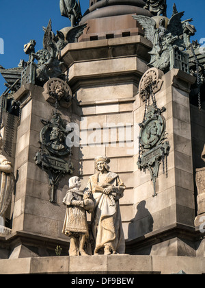 BARCELLONA, SPAGNA - 12 SETTEMBRE 2013: Statua di Jaume Ferrer de Blanes alla base del monumento a Colombo Foto Stock