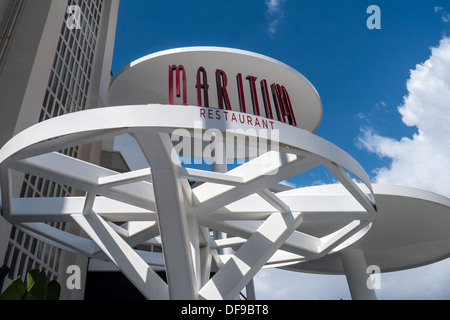 BARCELLONA, SPAGNA - 12 SETTEMBRE 2013: Ingresso al ristorante Maritím al Real Club Marítimo Foto Stock