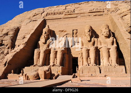 Grande Tempio di Ramesse II ad Abu Simbel Egitto superiore Foto Stock