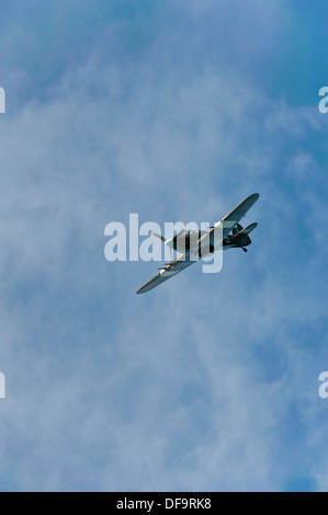 Hawker Hurricane Mk IIc PZ865 della RAF Battle of Britain Memorial il volo in aereo a Dawlish Air Show, Agosto 2013. Foto Stock