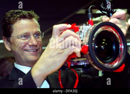 FDP Presidente Guido Westerwelle al CeBIT di Hannover il 23 marzo del 2004. Foto Stock