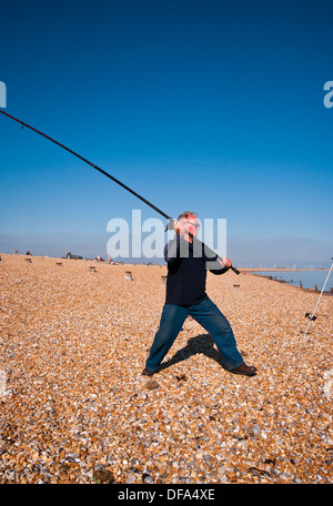 Spiaggia di colata di pescatori in mare Foto Stock