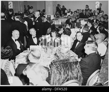 Vista della tabella alla cena in onore di Presidente Truman e Vice Presidente Barkley al Mayflower Hotel in ... 200007 Foto Stock